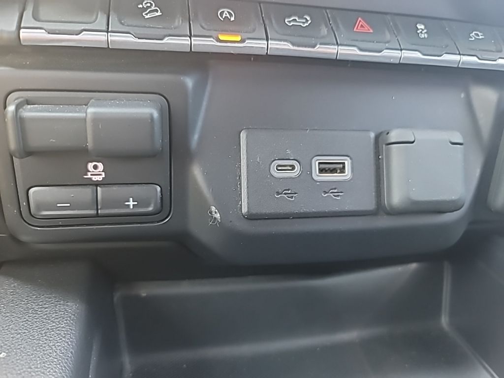 2020 Chevrolet Silverado 1500 RST photo 25