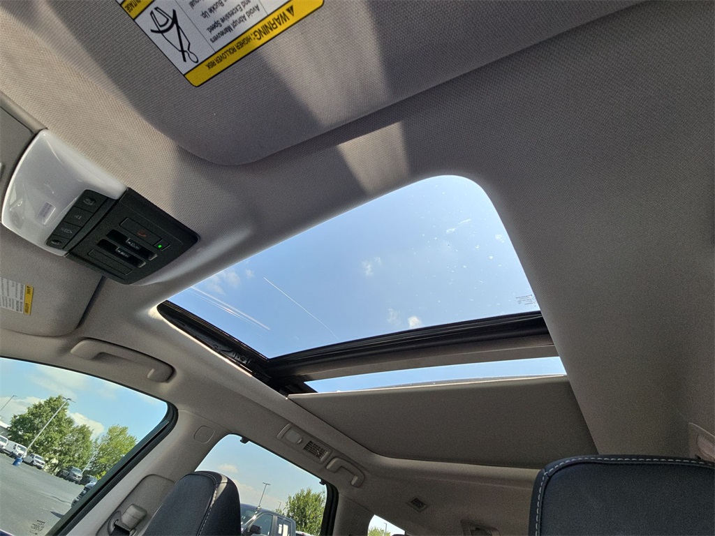 2023 Nissan Pathfinder SL photo 27
