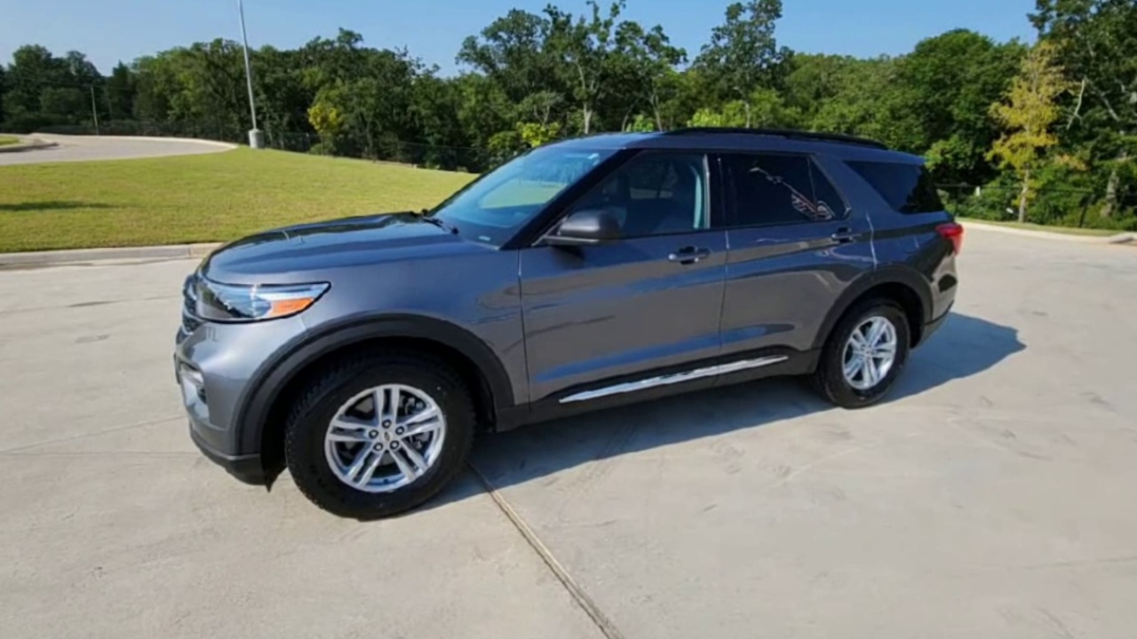 2024 Ford Explorer XLT photo 26