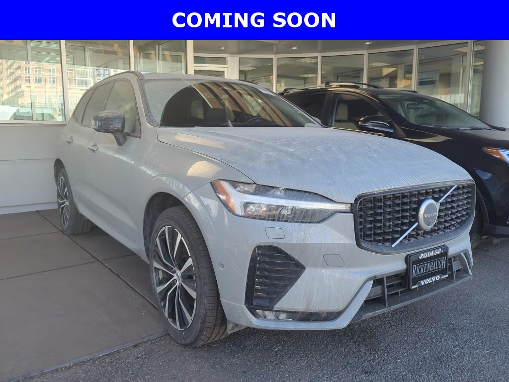 2025 Volvo XC60 Plus's photo