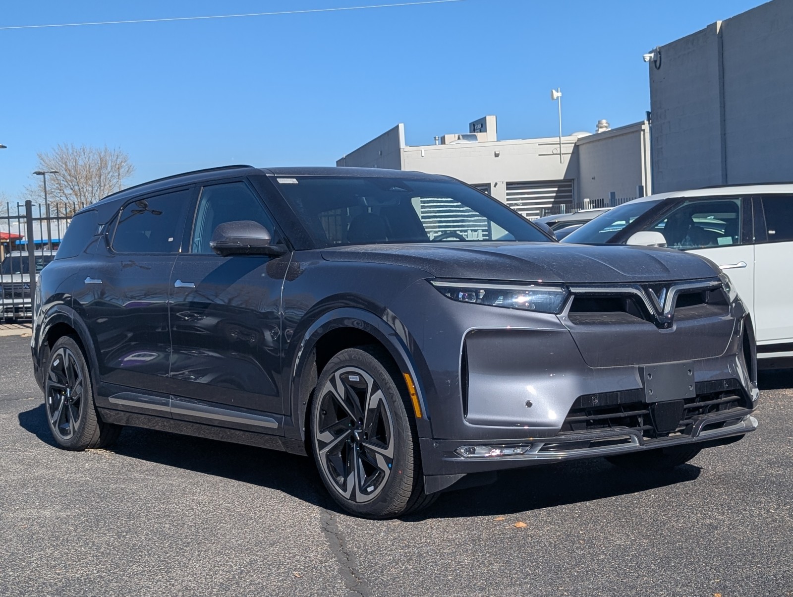 New 2024 NEPTUNE GREY VinFast Plus image 1