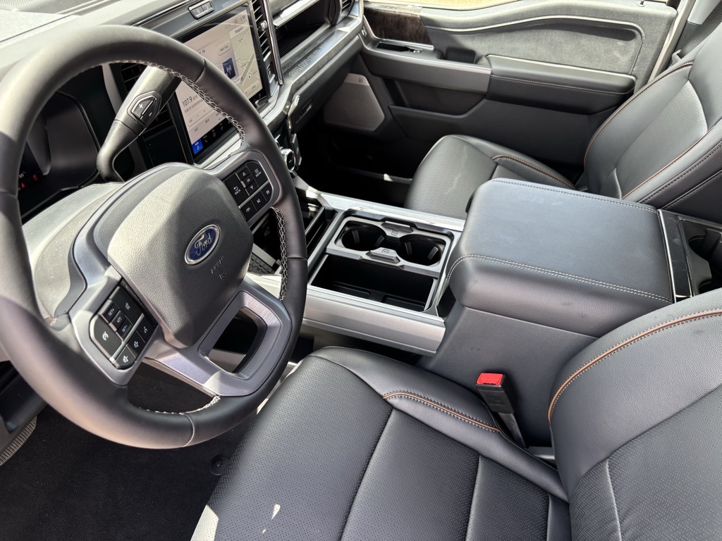 2025 Ford F-250 Lariat photo 16