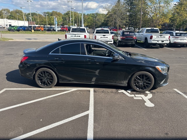 2018 Mercedes Benz CLA 250 4MATIC photo 3