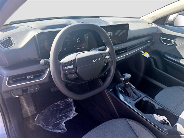 2025 Kia K4 LXS photo 9