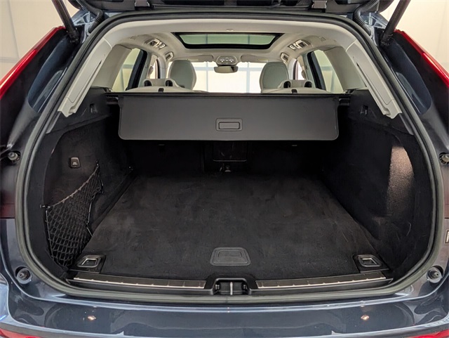 2023 Volvo XC60 Recharge Hybrid T8 Plus photo 10