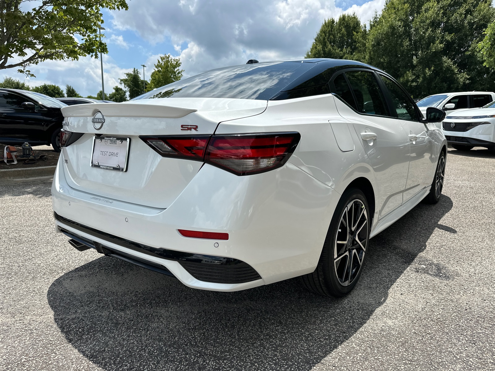 2025 Nissan Sentra SR photo 4