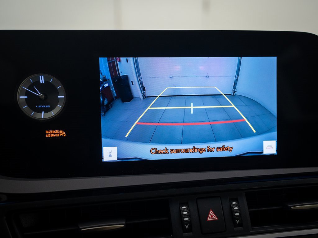 2025 Lexus ES 300h photo 28