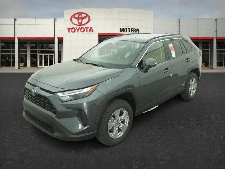 2025 Toyota RAV4 XLE's photo