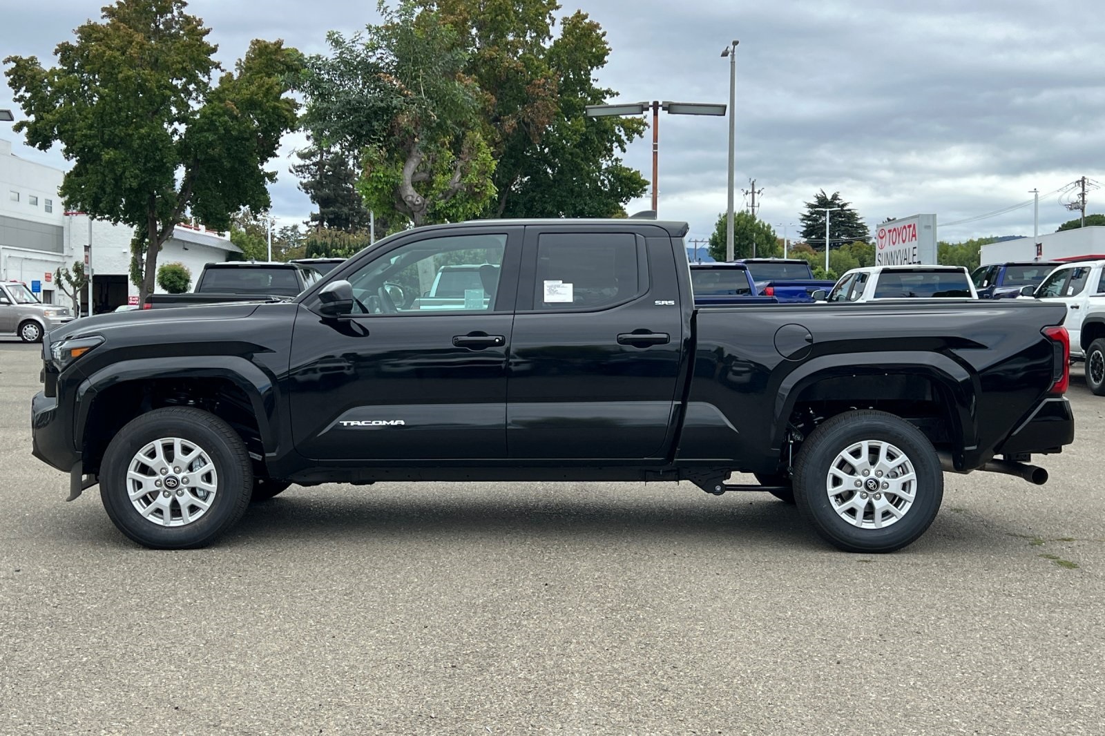 2025 Toyota Tacoma SR5 4x4 Double Cab photo 6