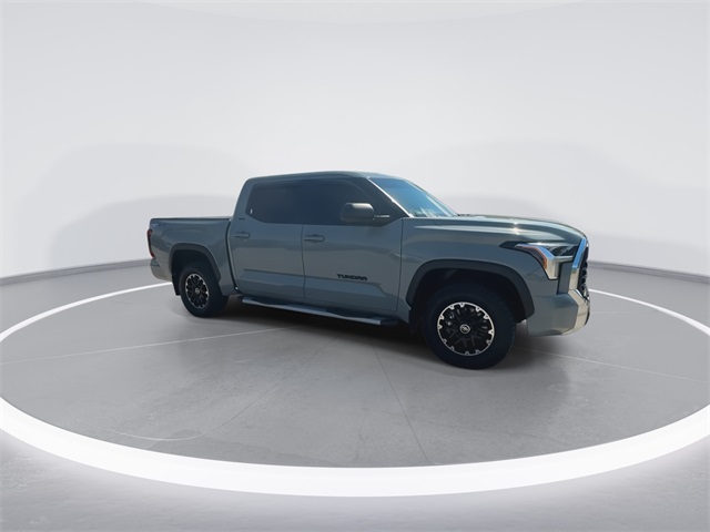 2022 Toyota Tundra SR5 CrewMax photo 2