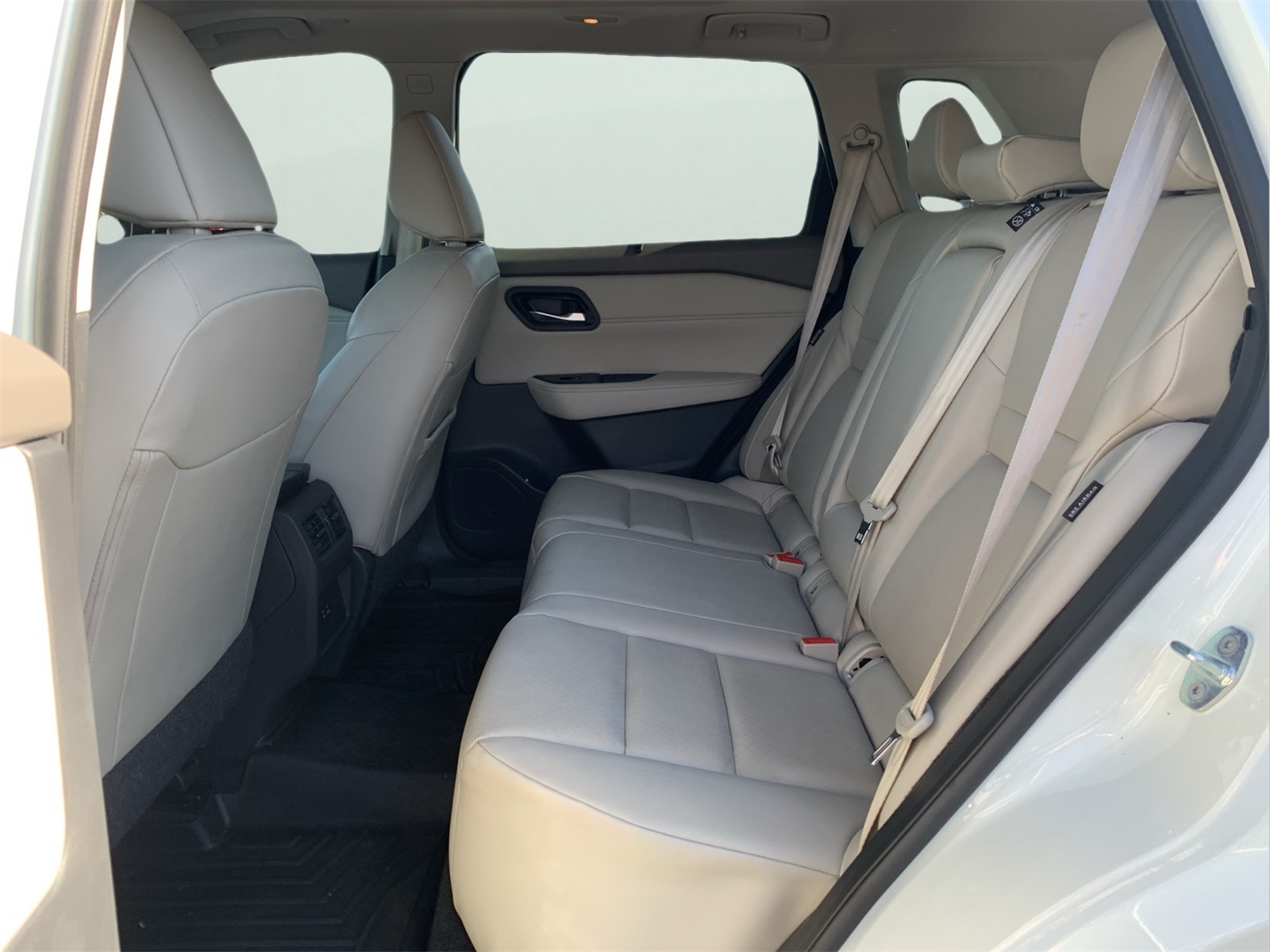 2023 Nissan Rogue SV photo 26