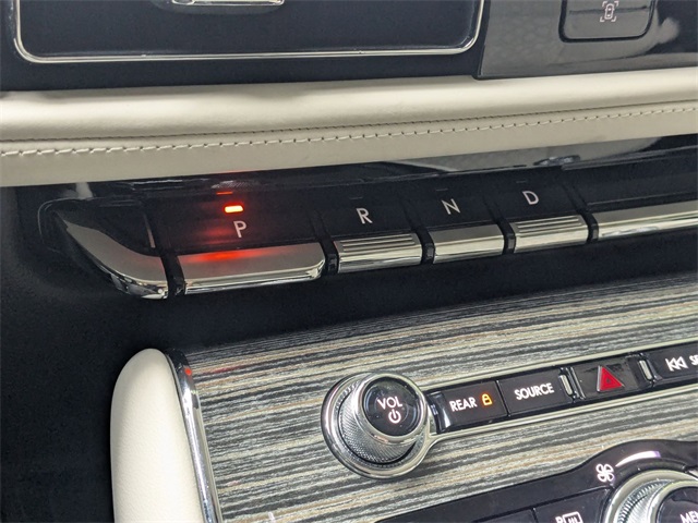 2020 Lincoln Aviator Black Label photo 13