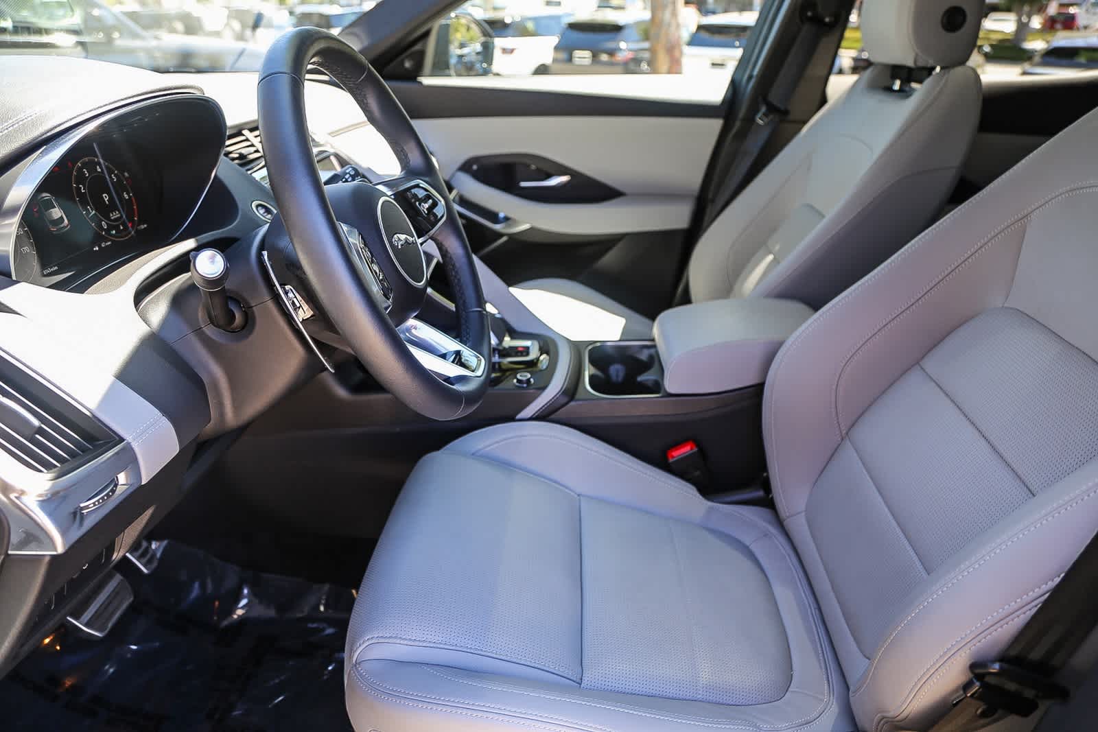 2024 Jaguar E-PACE R-Dynamic SE photo 10