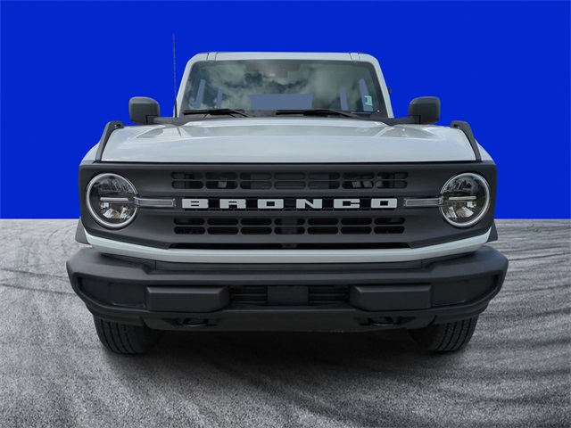 2025 Ford Bronco Base photo 8