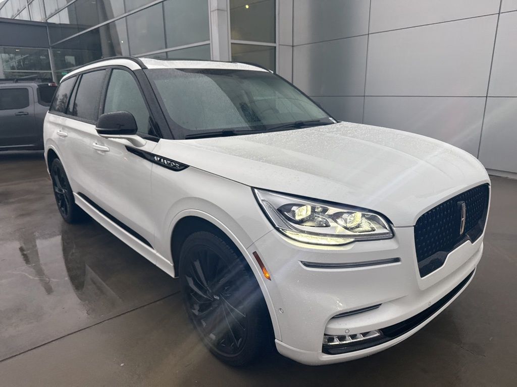 2024 Lincoln Aviator Reserve's photo