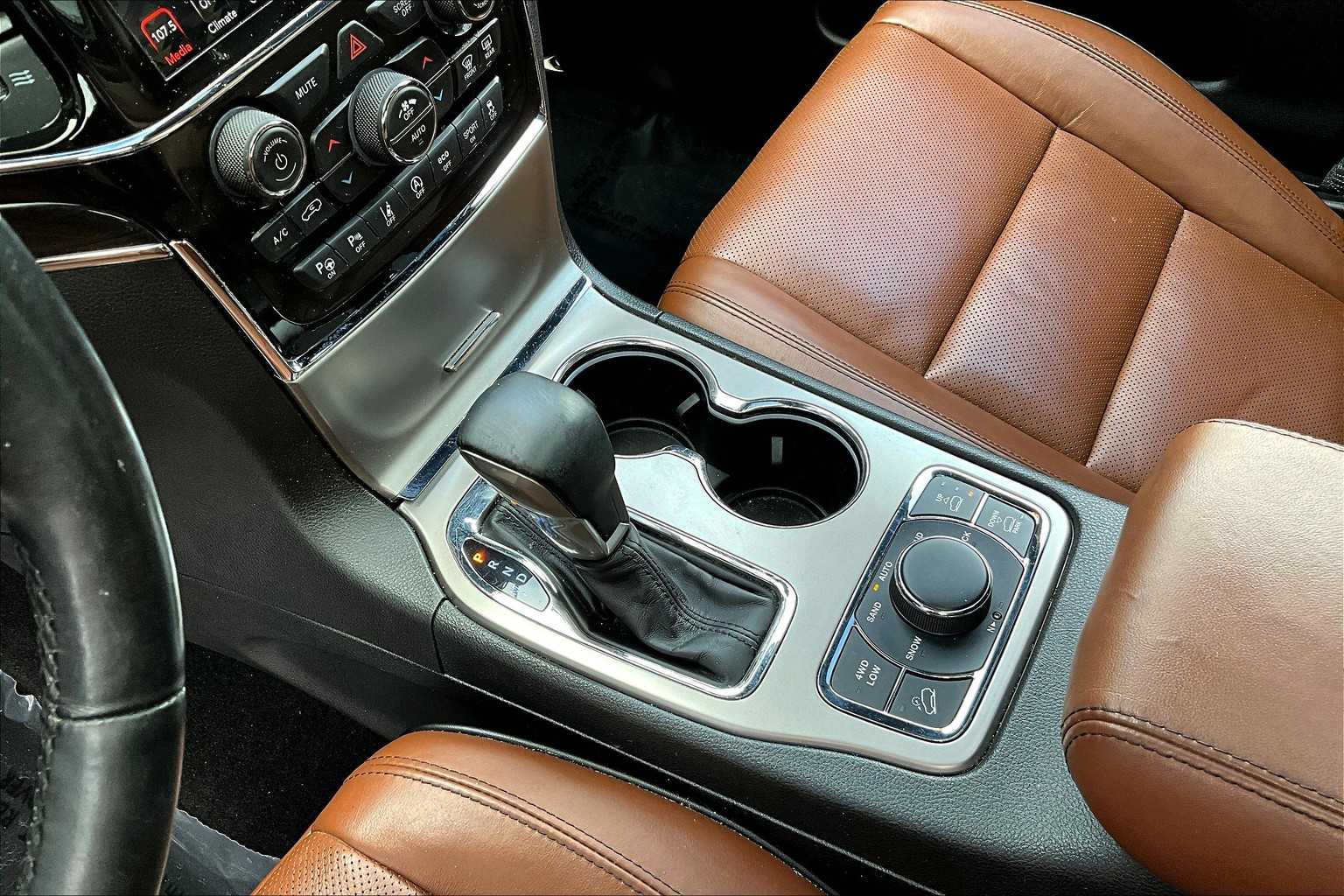 2021 Jeep Grand Cherokee Overland photo 14