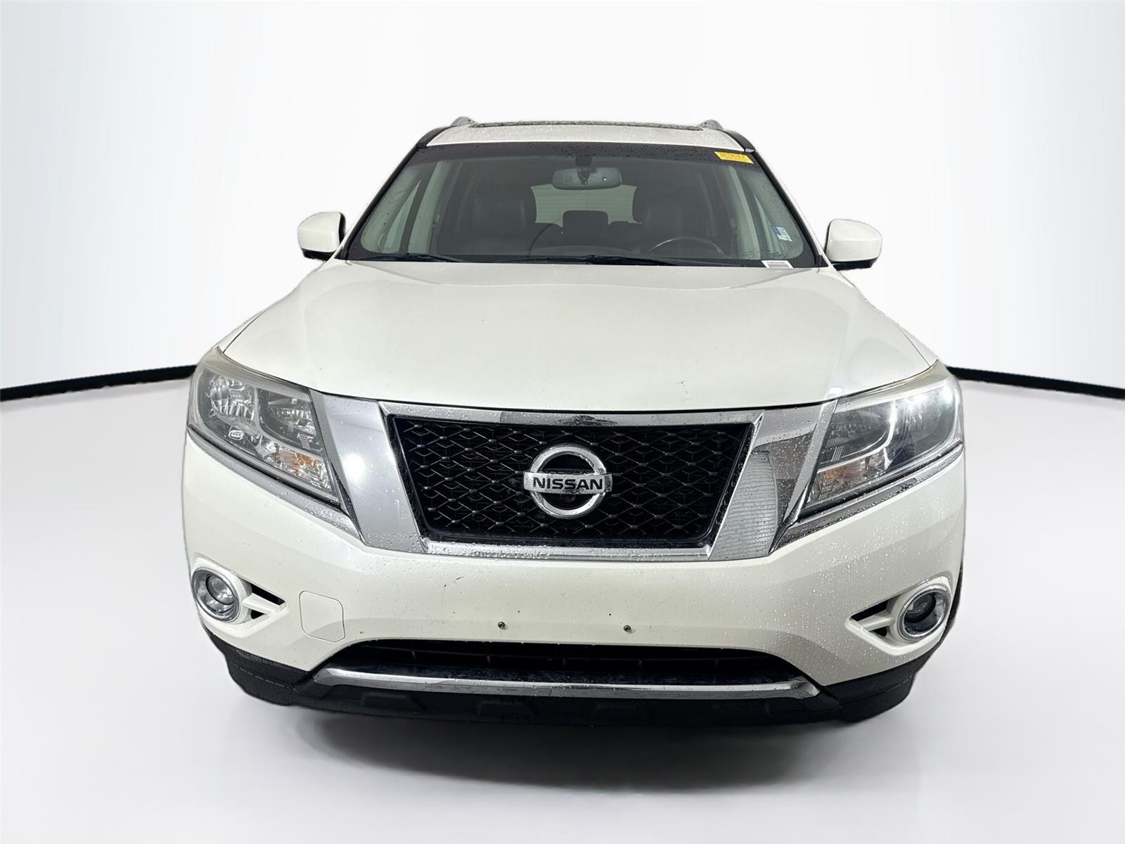 2015 Nissan Pathfinder SL photo 3