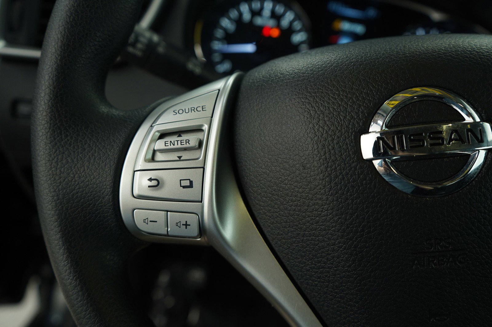 2016 Nissan Rogue SV photo 22