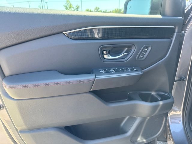 2025 Honda Pilot Black Edition photo 9