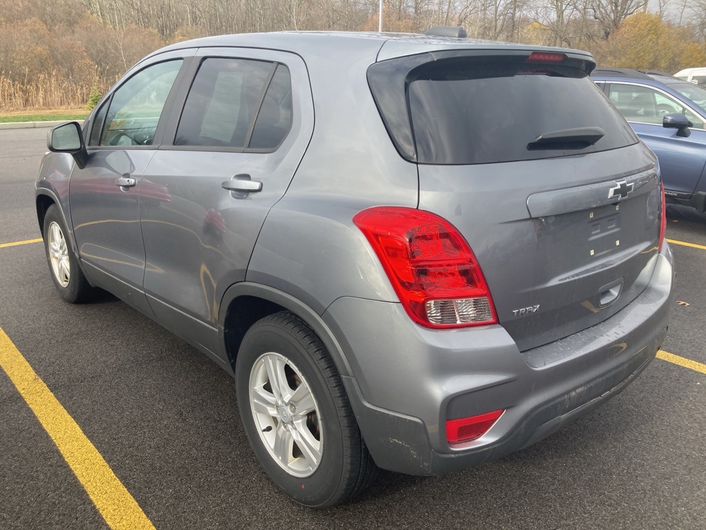 2020 Chevrolet Trax LS photo 3