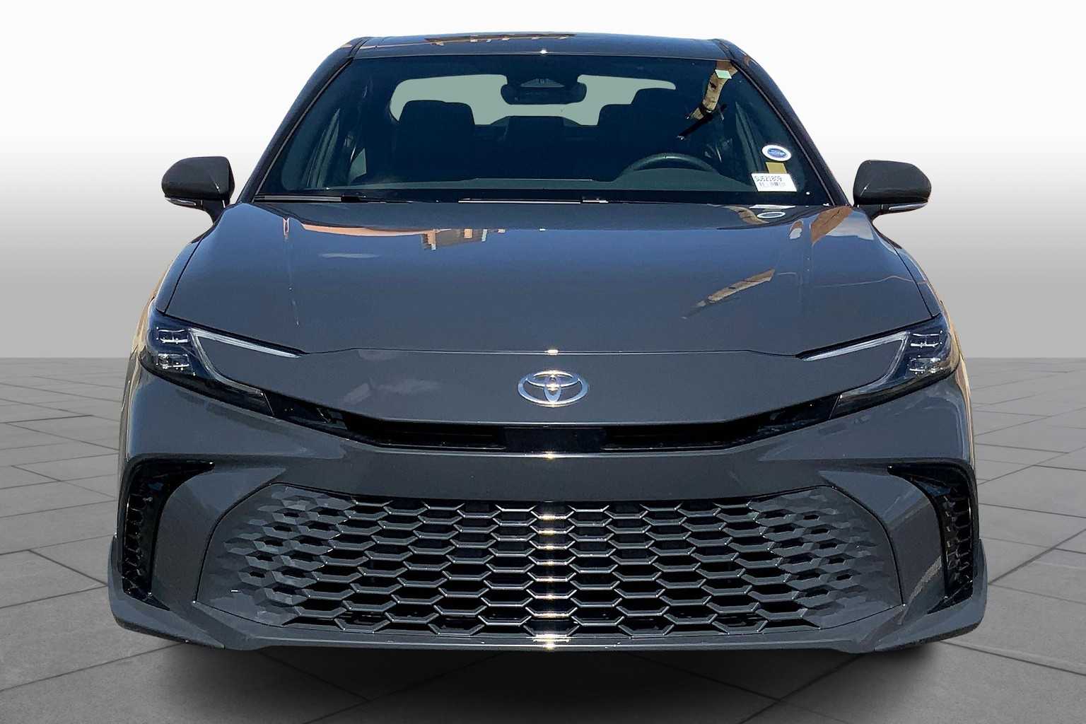 2025 Toyota Camry XSE photo 3