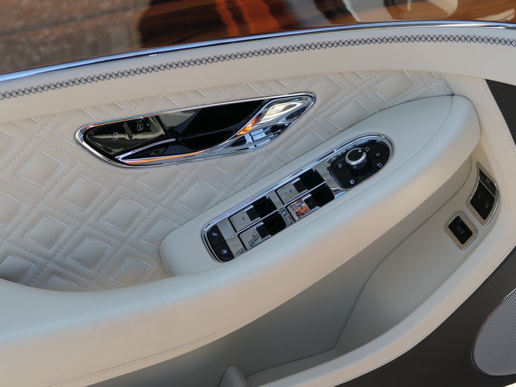 2022 Bentley Continental GT V8 photo 11