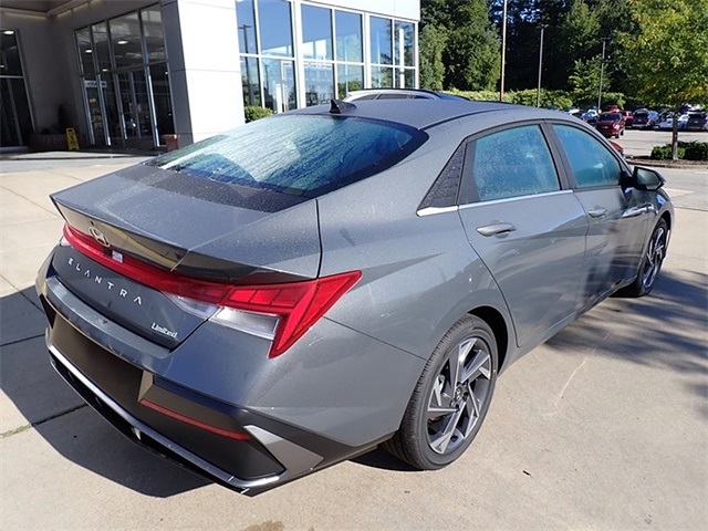 2025 Hyundai Elantra Limited photo 2