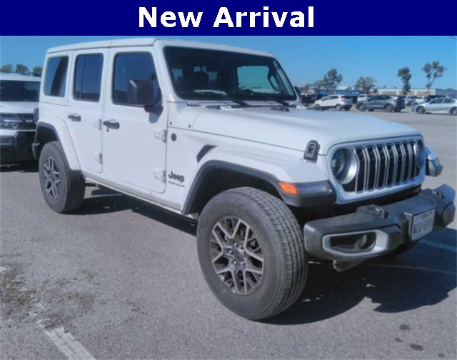 2025 Jeep Wrangler Sahara's photo