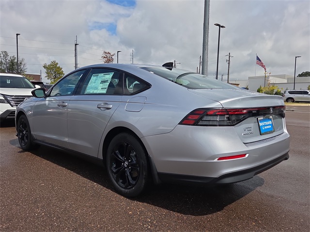 2025 Honda Accord SE photo 2