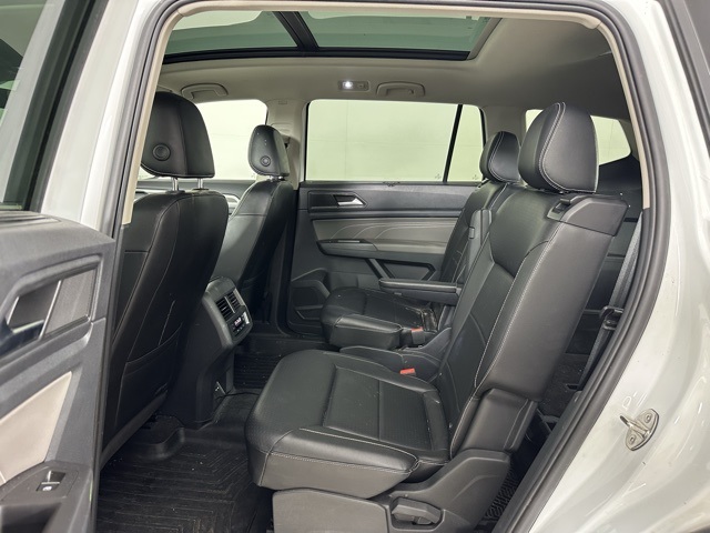 2022 Volkswagen Atlas SEL photo 12