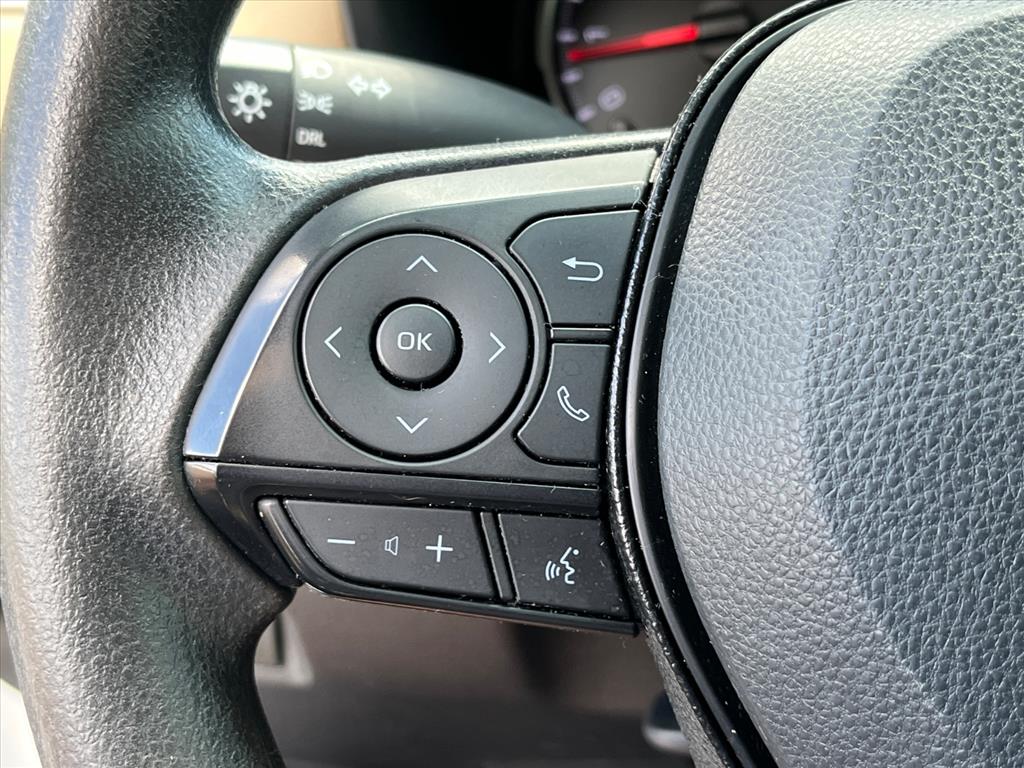 2021 Toyota RAV4 LE photo 14