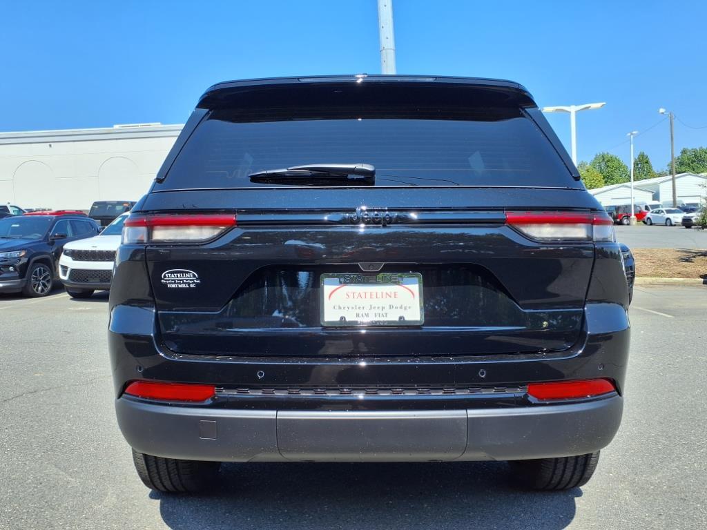 2025 Jeep Grand Cherokee Altitude X photo 17