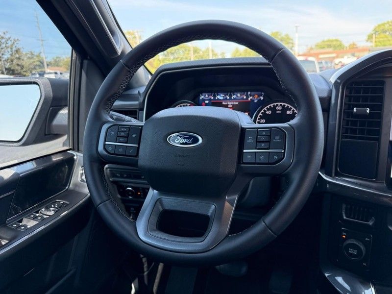 2023 Ford F-150 XLT photo 12