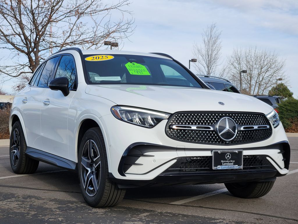 2025 Mercedes-Benz GLC Base's photo