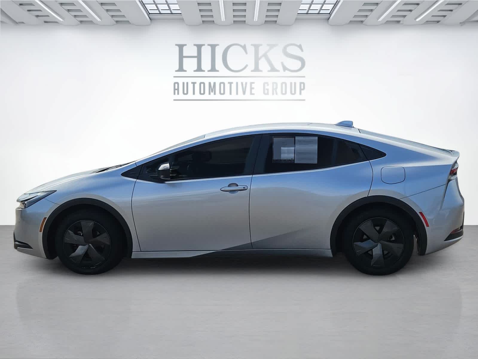 2023 Toyota Prius LE photo 4