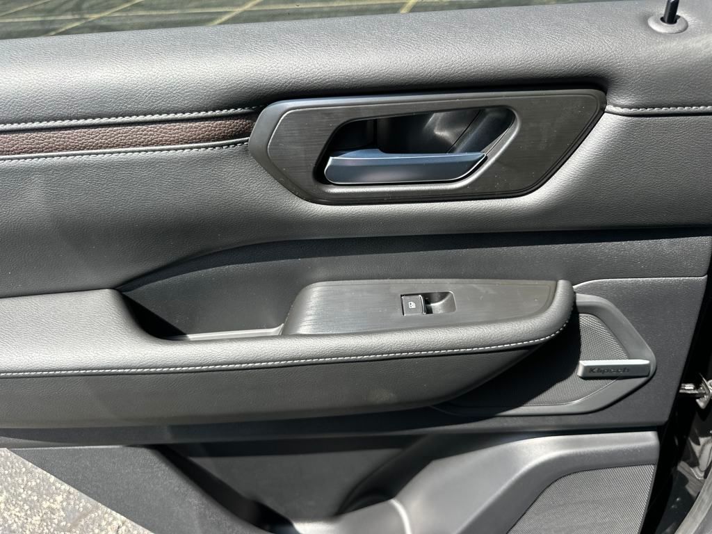 2025 Nissan Armada SL photo 16