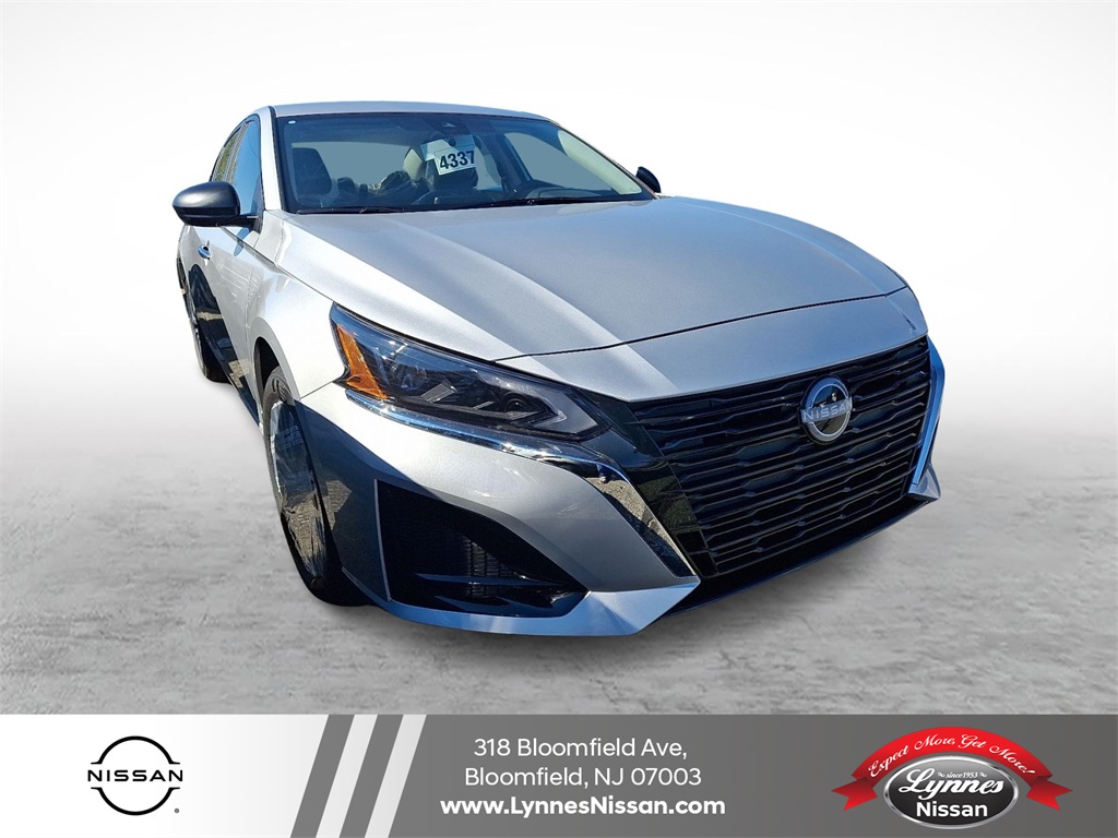 2025 Nissan Altima SV's photo