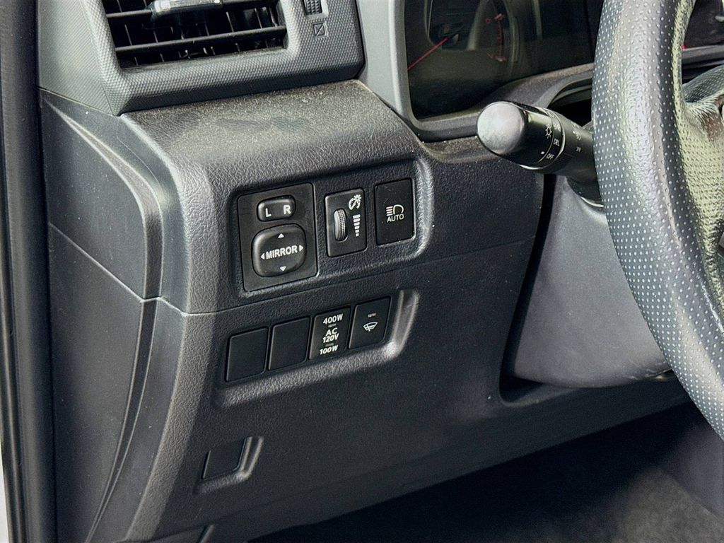 2024 Toyota 4Runner SR5 Premium photo 10