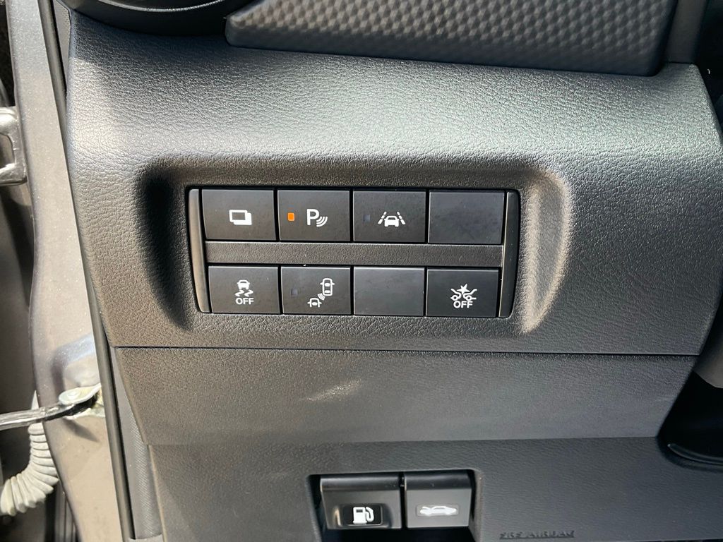 2021 Nissan Kicks S photo 19