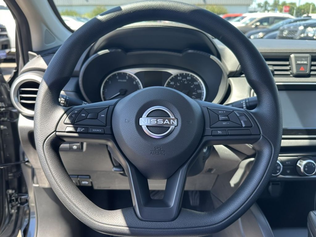 2025 Nissan Versa 1.6 S photo 15