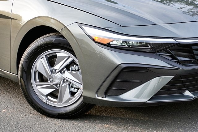 Used 2026 Gray Hyundai SE image 3