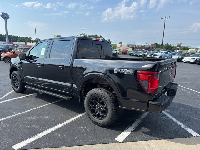 2025 Ford F-150 XLT photo 2
