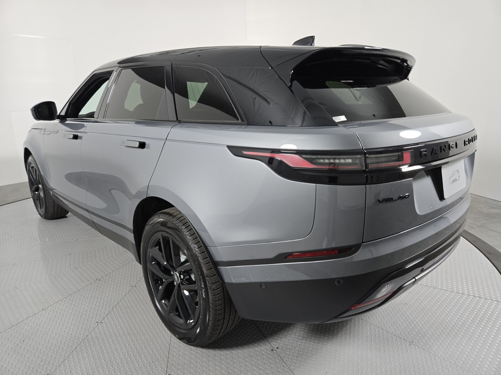 2026 Land Rover Range Rover Velar Velar P250 S photo 15