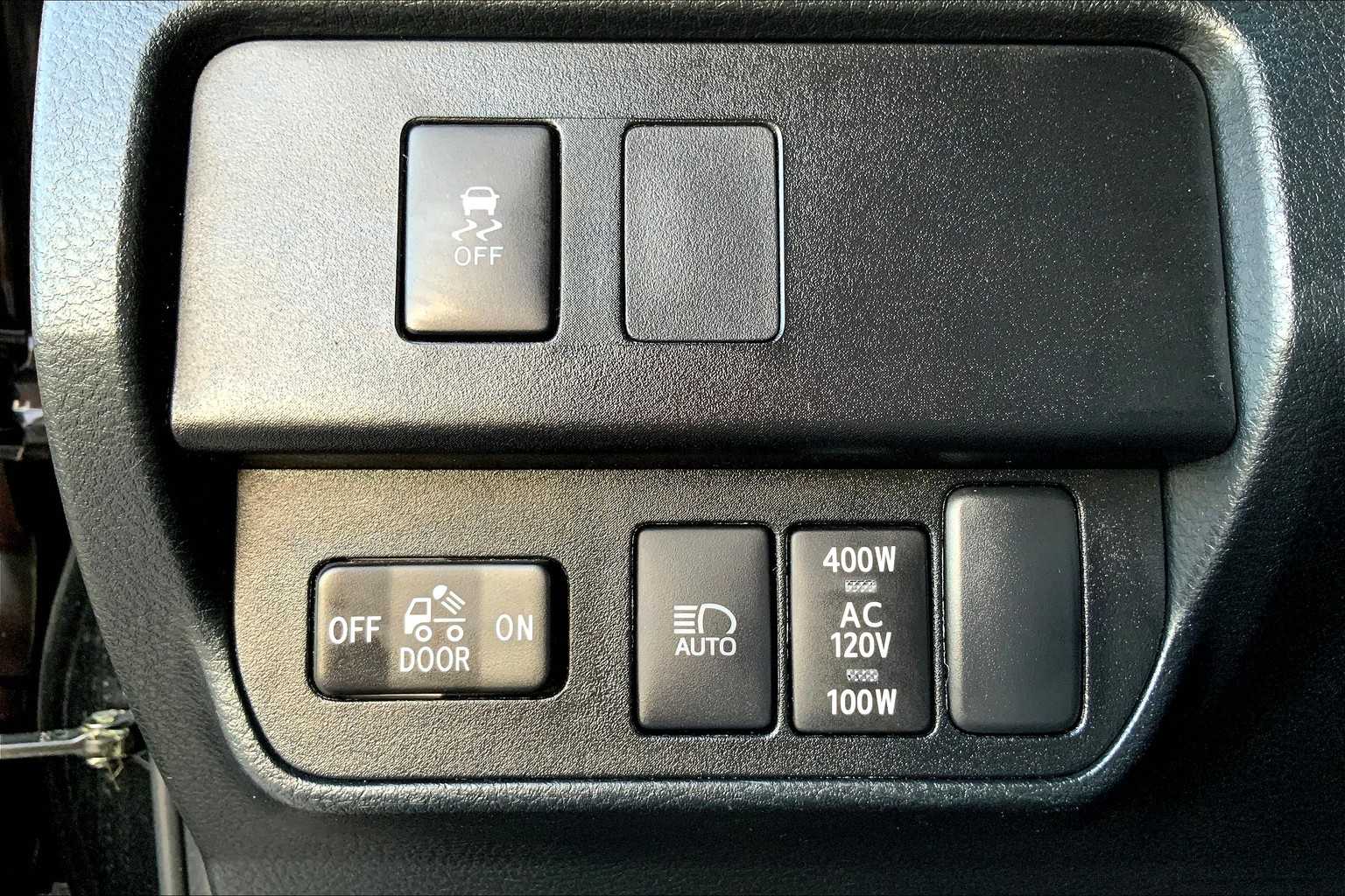 2023 Toyota Tacoma TRD photo 30
