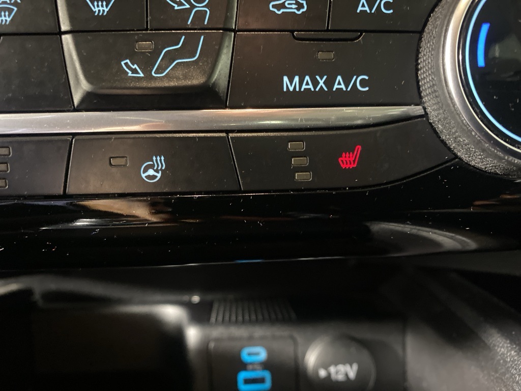 2022 Ford Escape SE photo 3