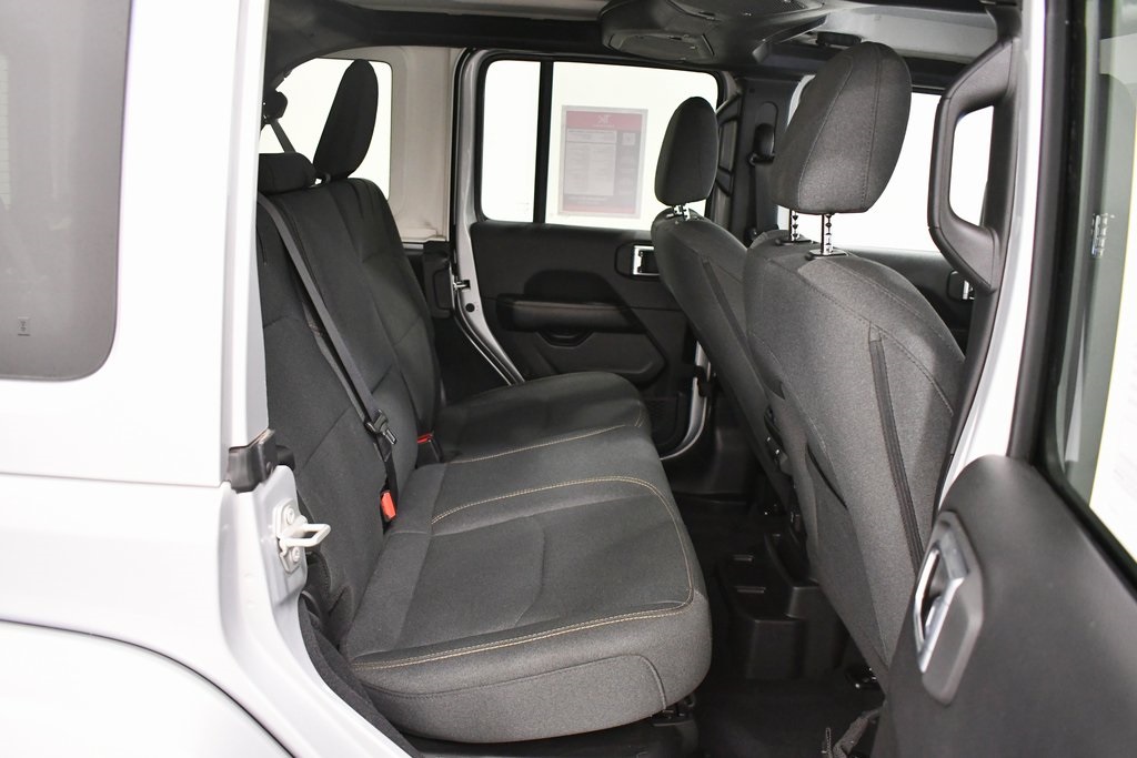 2024 Jeep Wrangler Sahara 4xe photo 16