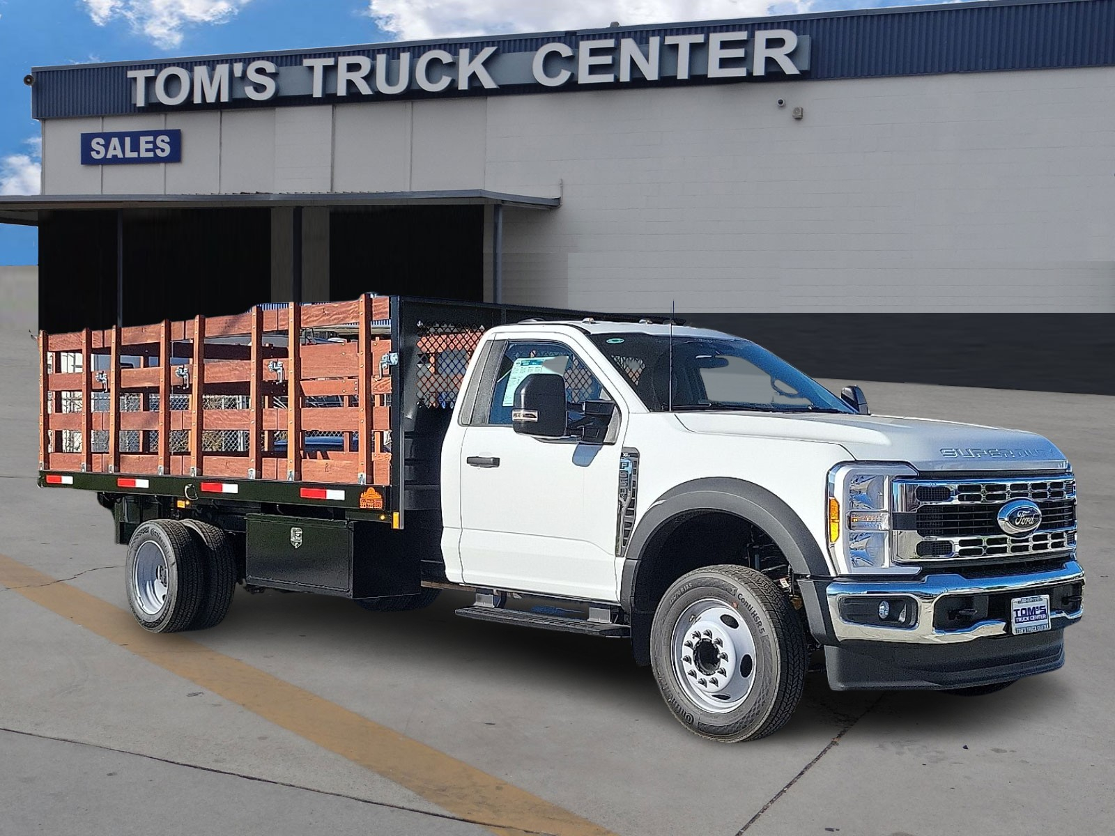 2026 Ford F-550 Super Duty Chassis Cab XL's photo