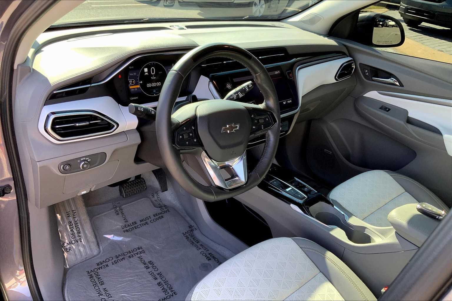 2022 Chevrolet Bolt EUV Premier photo 16