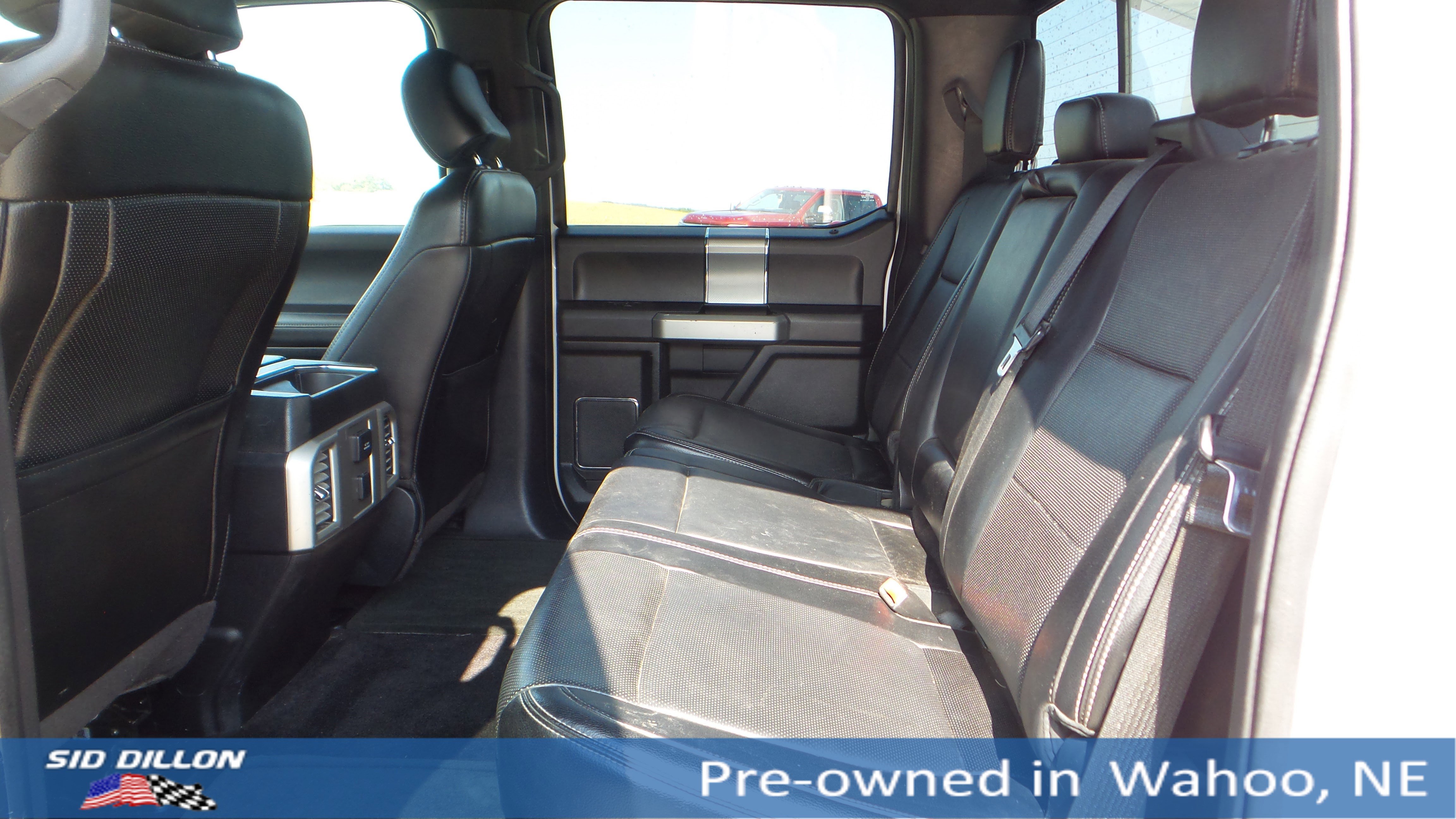 2016 Ford F-150 Lariat photo 16