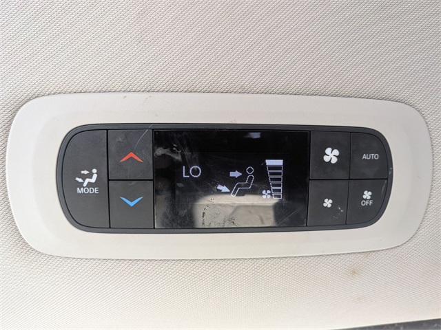 2017 Chrysler Pacifica Touring L photo 25